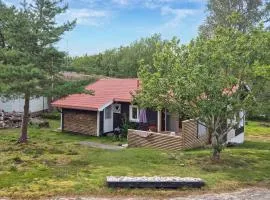 Four-Bedroom Holiday Home In Hjalteby