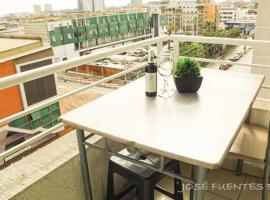 iquique dos habitaciones vista al mar estacionamiento, hotel in Iquique