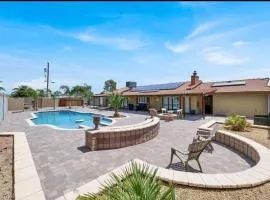 4B House with Pool and BBQ Near Airport and Strip