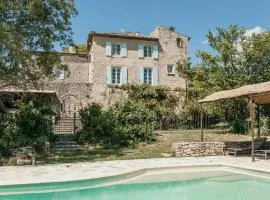 Le Bas Château Provence Luberon
