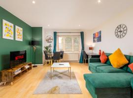 Central Coventry Flat Free Parking Sleeps 6, hotel in Coventry