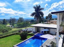 Vista del Lago 아름다운 수영장이있는 독립 1 bedrooms Casita, ubytování v soukromí v destinaci San Nicolás de Ibarra