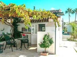 Tiny house 12m2 in holiday park with 55 m2 pool