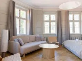 Spacious Apartment on Lively & Vibrant Street