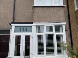 Coventry Home, ξενοδοχείο σε Spon End