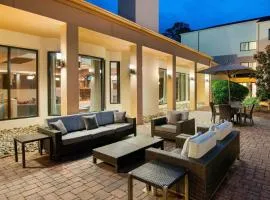 Courtyard by Marriott Savannah Midtown