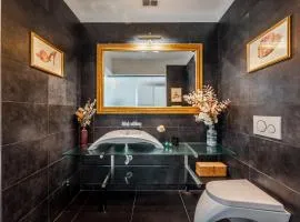 The Boutique Houses - Iconic Suite in Galleria Duomo with private parking