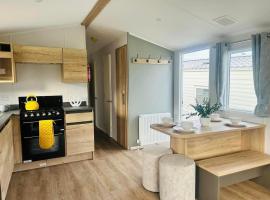 Sea View at Crimdon Dene Holiday Park, hotel con pileta en Hartlepool