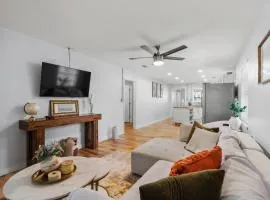 Charming, cozy 3 bedroom house, walking distance to down town