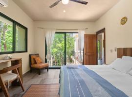 Lovely Villa 1-BR Villa Miguel, ξενοδοχείο σε Chemuyil