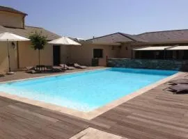 Soleil, Piscine, Parking et Bienvenue à Sisco