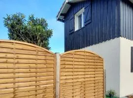 4 Bedroom Amazing Home In Lanton
