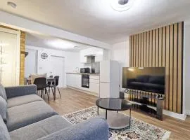 Essex - 4 Bedroom house-Broomfield Chelmsford