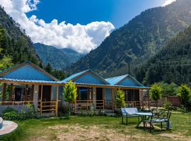 Lee Garden Himalayan Wooden Cottages, hotel en Kasol