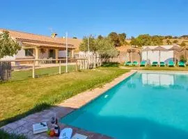 Luxurious Villa in Prado del Rey with Pool