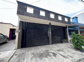 Full house in a quiet and central neighborhood, Villa in Santiago