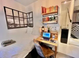 Chambre avec terrasse chez l'habitant dans appartement moderne