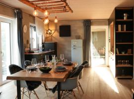 Wohnen mit Genuss，位于Großheirath的带热水浴缸的酒店