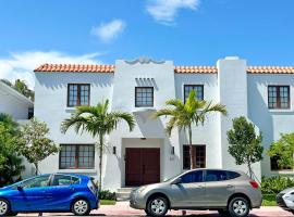 6 Bedroom Villa with Pool & Parking in Heart of South Beach Miami, hotel in Miami Beach
