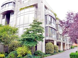 Residence Zug, hotel con alberca en Zug