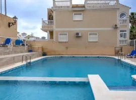 Orihuela Costa Sleeps 6 with Roof Terrace & Pool