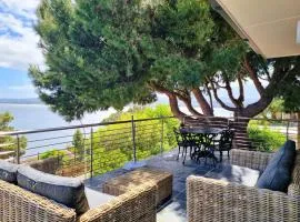 '79 Protea' Charming self-catering Home, sleeps 6 with Sea Views