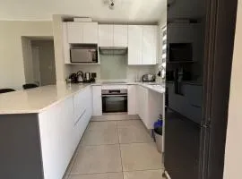 2 Bedrooms Apartment - Hartbeespoort Dam