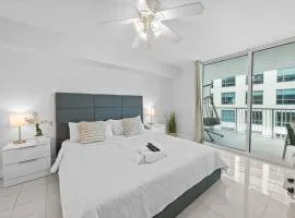 36th-Floor Ocean View Brickell - Free Parking