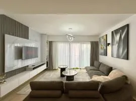 Stylish 1BR Condo with Pool, Gym, Parking & Wi-Fi