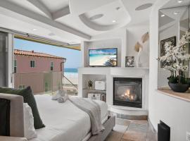 Stunning Oceanfront Boardwalk Condo - Spa, Steps2Beach, Parking & Fast Wifi!، فندق في سان دييغو