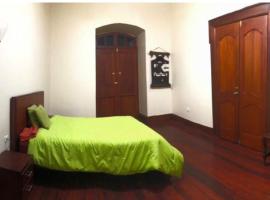 HOSPEDAJE las PRIMICIAS 103, hotel v destinaci Riobamba