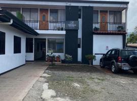 Hotel Tres Rios, hotel v destinaci San Vito