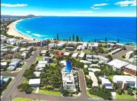 4 Bed Townhouse 200m to the Beach