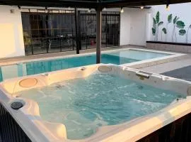 Casa quinta con jacuzzi piscina y parrilla en Resistencia