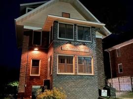 The brick house flat on third, hotel v destinaci Waseca