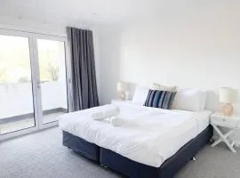 Modern Central Retreat 1