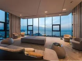 Sea View Condo 29F Central Pattaya & Rooftop Pool