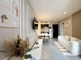 Tower condo Rawai Phuket, hotel v destinaci Ban Klang