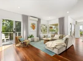 Luxury 4 BDR beach home with sea views - sleeps 12