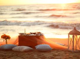 Marbella Beach Hotel, hotel v destinaci Golem