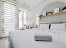 Simply and Cozy Living Studio Transpark Bintaro Apartment By Travelio