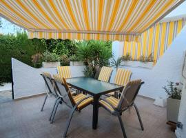 PMT21 Bungalow Cabo Roig, hotel in Orihuela