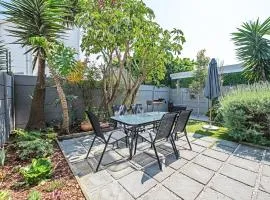 Cozy Garden Unit in Bloubergstrand