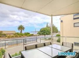 Block Escape - Ocean View Apartment No 1