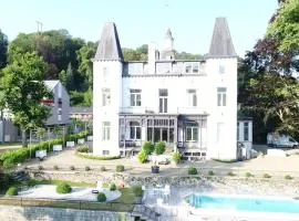 Chateau en bord d'Ourthe