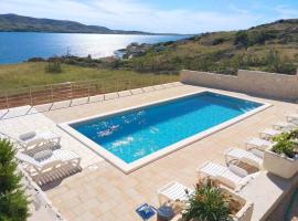 Apartments PoolHouse, hotel a Metajna