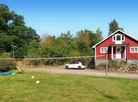 4 Bedroom Cozy Apartment In Höör