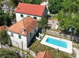 Beautiful Apartment In Hrvace With Wifi