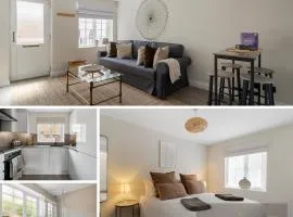 11 Friernhay Court