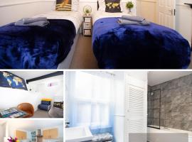 Modern Quirky Exeter City Cottage 2 min walk - shops, Hotel in Exeter